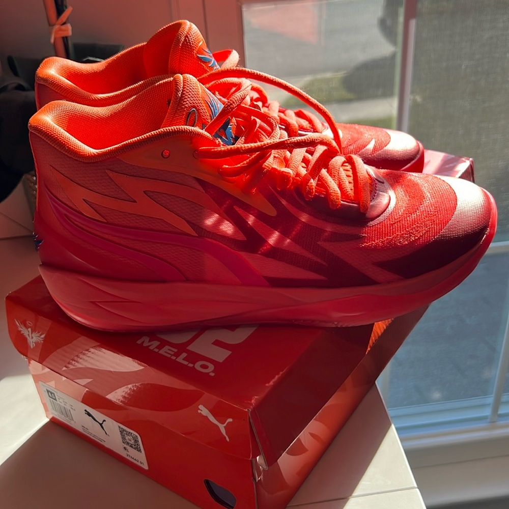Melo ball shoes